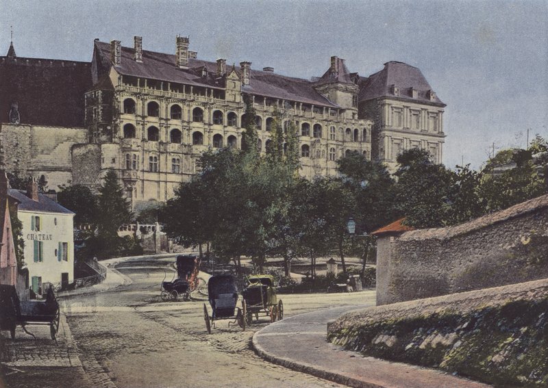 Chateau de Blois, Fasade (farget bilde) av (after) French Photographer