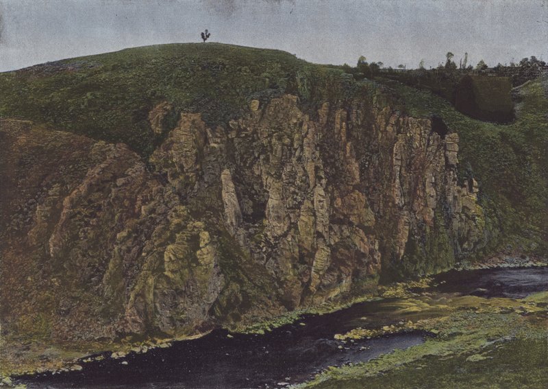 Cliffs of the Creuse (farget bilde) av (after) French Photographer