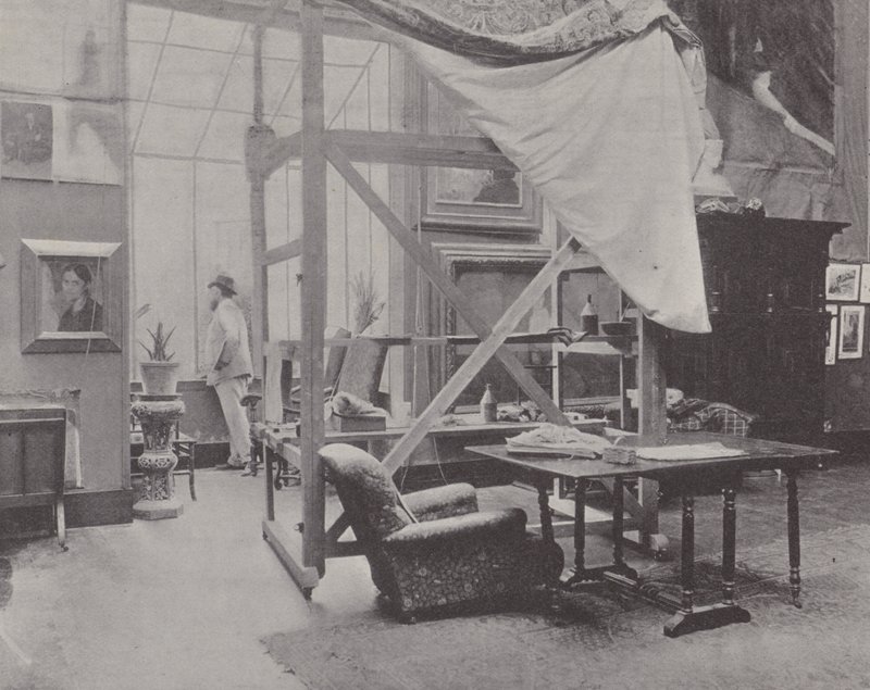 Den franske maleren Paul-Albert Besnard i atelieret hans (s/hv-bilde) av (after) French Photographer
