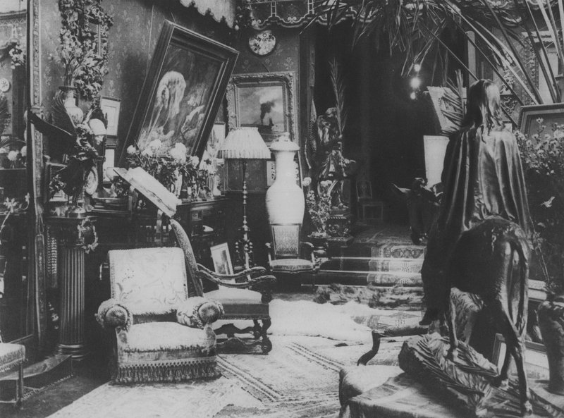 I hjemmet til Sarah Bernhardt (s/hvitt bilde) av (after) French Photographer
