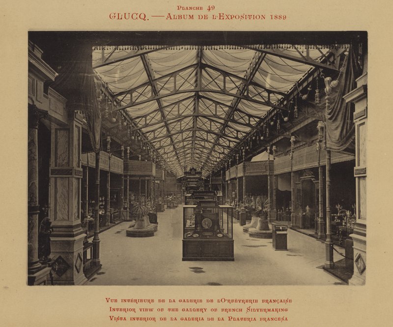 Innvendig visning av galleriet for fransk sølvproduksjon (s/hvitt-bilde) av (after) French Photographer
