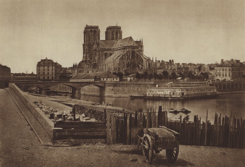 Apsiden til Notre-Dame (s/hvitt-bilde) av (after) French Photographer