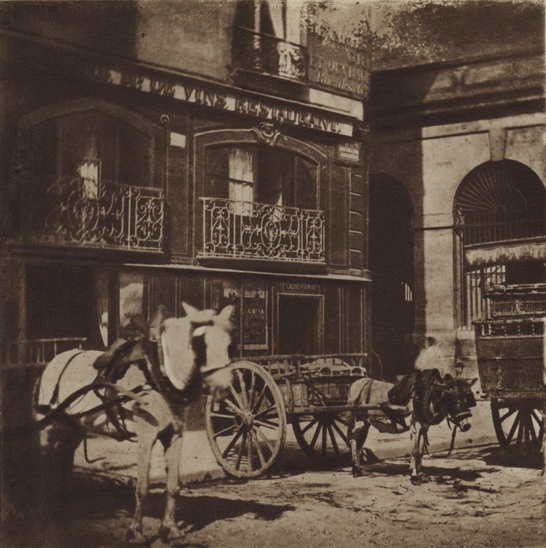 Inngangen til restauranten Laperouse, Quai des Grands-Augustins (s/hvitt bilde) av (after) French Photographer