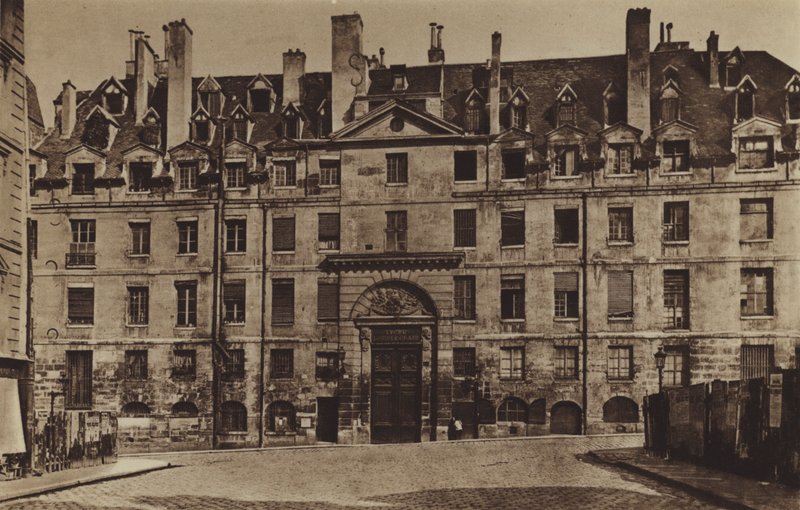 Hovedinngangen til Lycee Louis-le-Grand i 1887 (s/hvitt-bilde) av (after) French Photographer