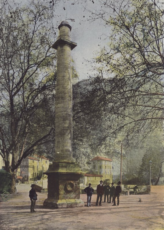 Monument av Laura og Petrarch (farget bilde) av (after) French Photographer