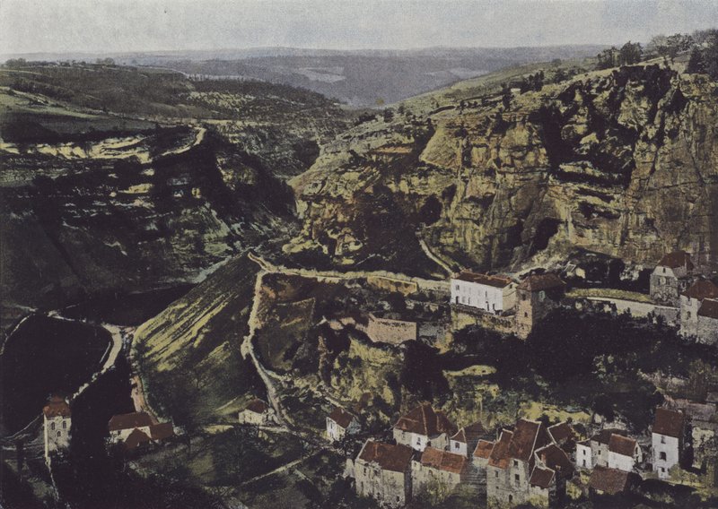 Roc-Amadour, utsikt over Causse de Gramat (farget bilde) av (after) French Photographer
