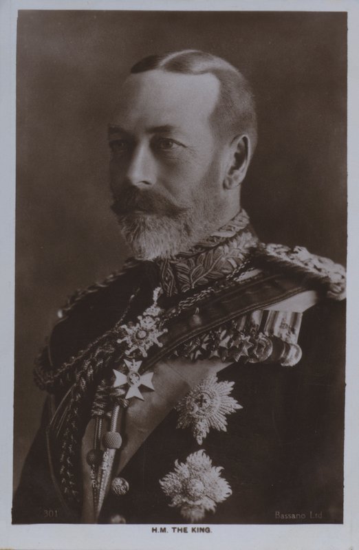 HM Kongen (s/hvitt bilde) av Alexander Bassano