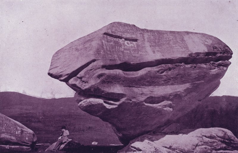 Balanced Rock, nær Pittsfield, Massachusetts (s/hvitt bilde) av American Photographer (after)