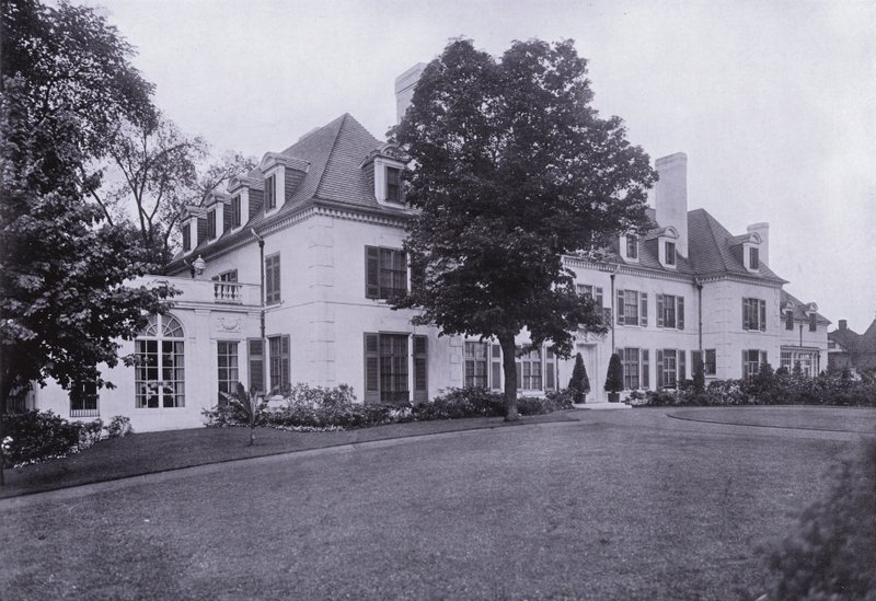 Charles A Platt: Hus i Connecticut, North Front (s/hvitt bilde) av American Photographer (after)