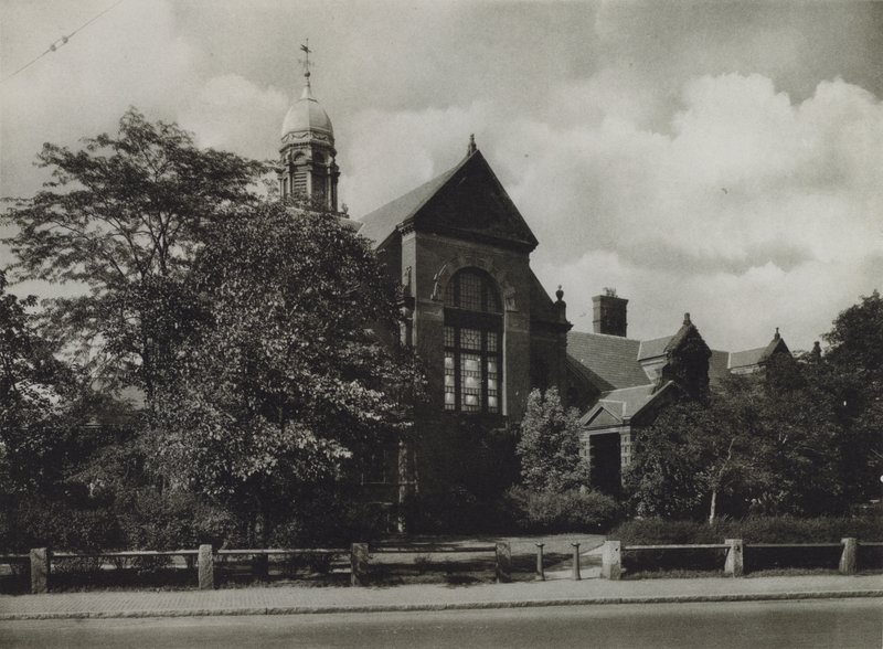 Harvard University: Hemenway Gymnasium (s/hvitt bilde) av American Photographer (after)