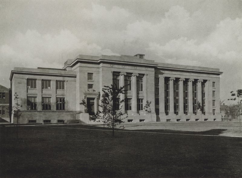 Harvard University: Langdell Hall, Harvard Law School (s/hv-bilde) av American Photographer (after)