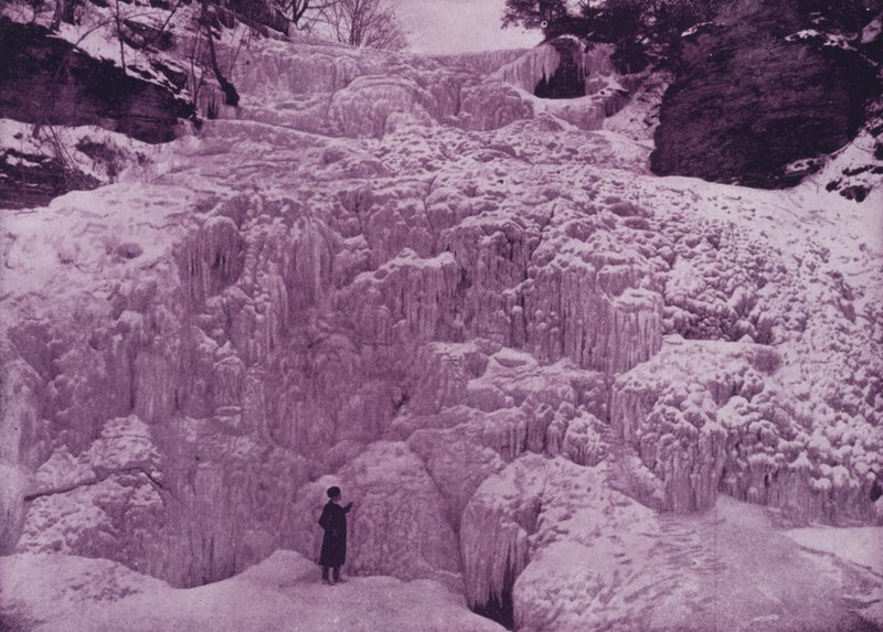Hector Falls, Watkin's Glen, om vinteren (s/hvitt bilde) av American Photographer (after)