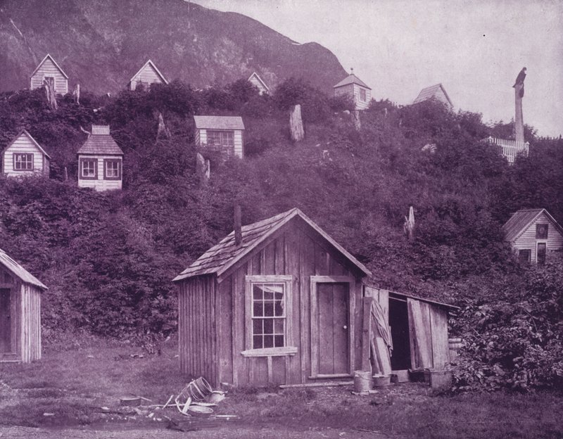 Indiske gravhus nær byen Juneau, Alaska (s/hvitt-bilde) av American Photographer (after)
