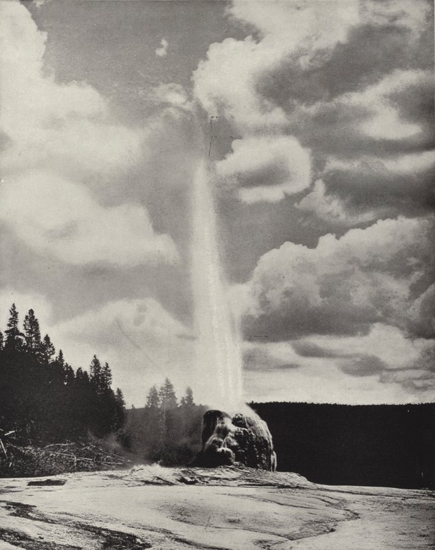 Lone Star Geyser, Yellowstone, Wyoming (s/hvitt bilde) av American Photographer (after)