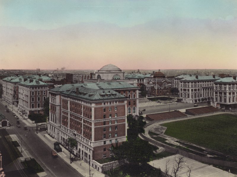 New York: Columbia University, Amsterdam Avenue og West 110th Street (bilde) av American Photographer (after)