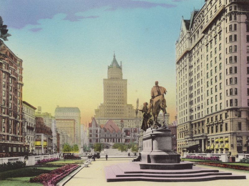 New York: Fifth Avenue og Plaza; Heckscher Bldg; Gen Sherman-statuen; Hotel Plaza (bilde) av American Photographer (after)