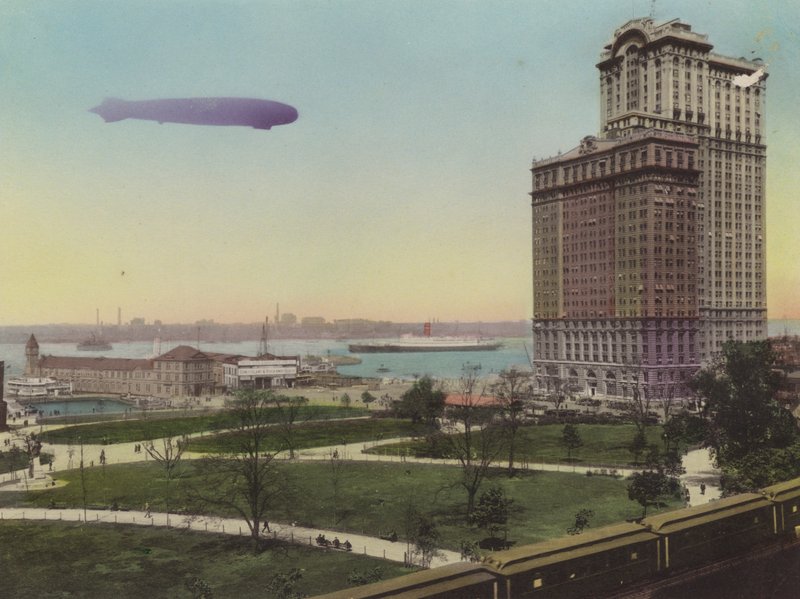 New York: Pier No 1, North River; Battery Park og Whitehall Building (bilde) av American Photographer (after)
