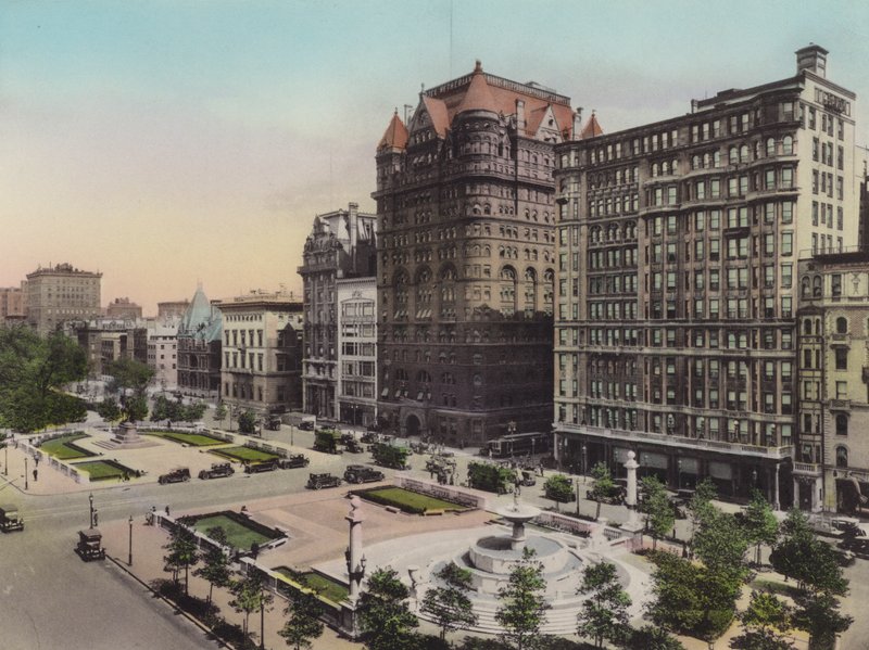 New York: Plaza og Pulitzer Memorial Fountain (bilde) av American Photographer (after)
