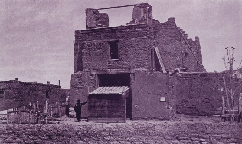 Old Church of San Miguel, Santa Fe, NM, bygget av Adobe i 1550 (s/hvitt-bilde) av American Photographer (after)