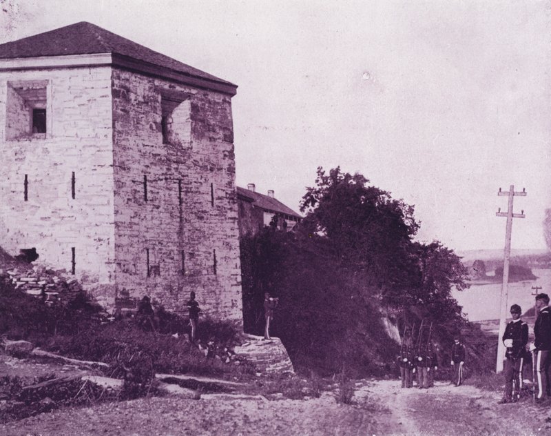 Old Fort Snelling, ved Mississippi-elven (s/hvitt bilde) av American Photographer (after)