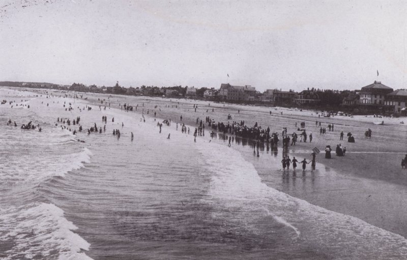 Old Orchard Beach, Maine: Old Orchard Beach (s/hvitt bilde) av American Photographer (after)