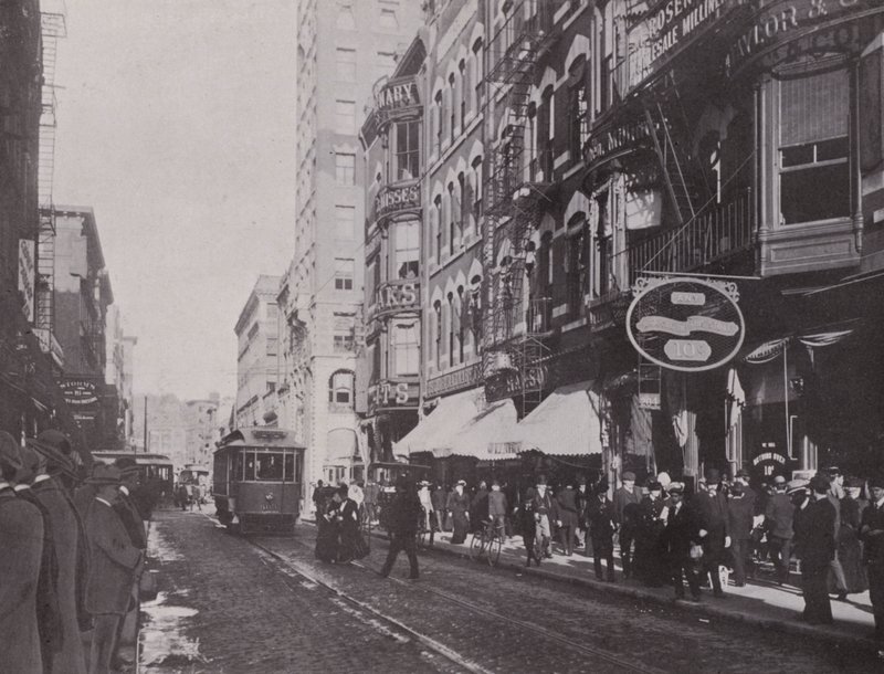 Providence, Rhode Island: Westminster Street (s/hvitt bilde) av American Photographer (after)