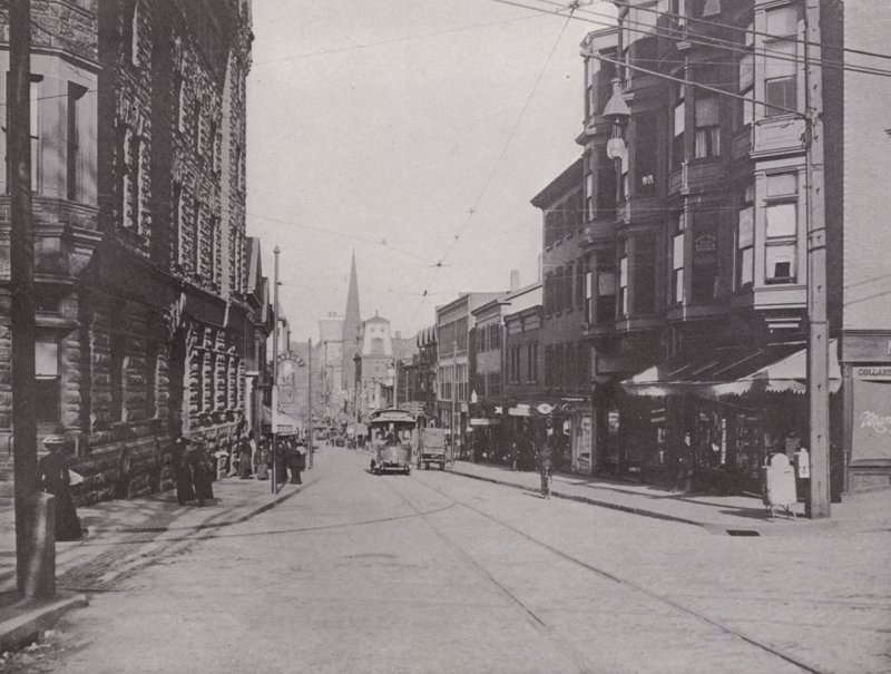 Providence, Rhode Island: Westminster Street øst fra katedralen (s/hvitt bilde) av American Photographer (after)