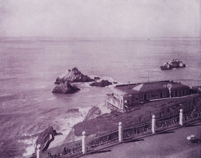 Seal Rocks and Cliff House ved Golden Gate, San Francisco (s/hvitt bilde) av American Photographer (after)