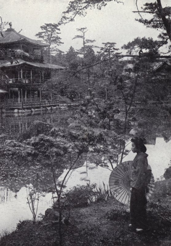 Den gyldne paviljongen på Kinkakuji (s/hvitt bilde) av American Photographer (after)