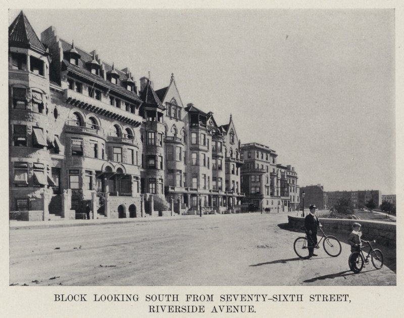 Blokk ser sørover fra Seventy-Sixth Street, Riverside Avenue (s/hv-bilde) av American Photographer