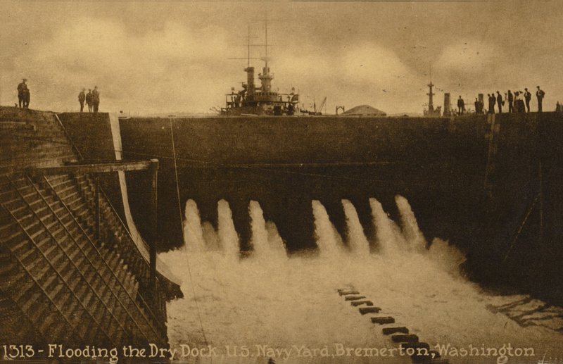 Oversvømmelse av tørrdokken, US Navy Yard, Bremerton; Washington, USA (s/h-bilde) av American Photographer