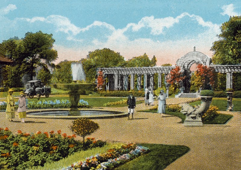 Pergola, nær administrasjonsbygningen, Washington Park (farget bilde) av American Photographer