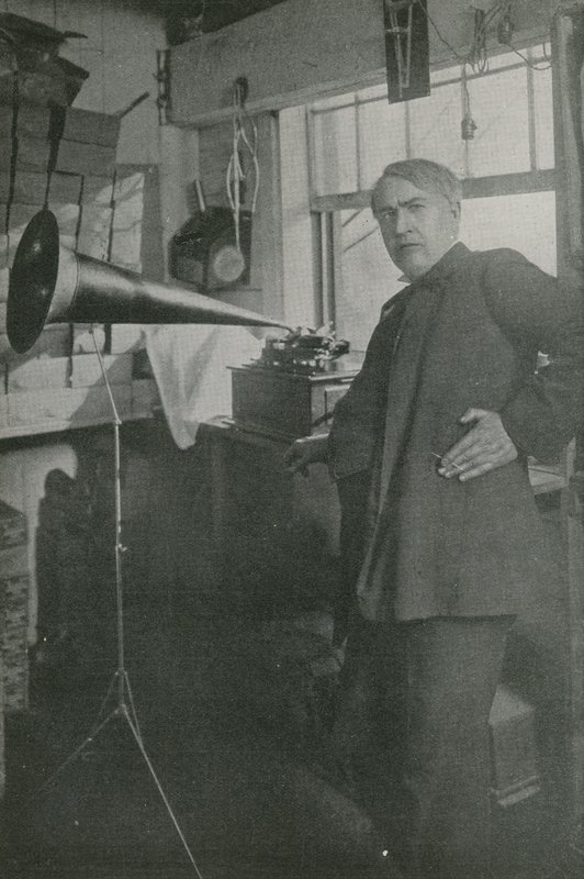 Thomas Edison i verkstedet sitt av American Photographer