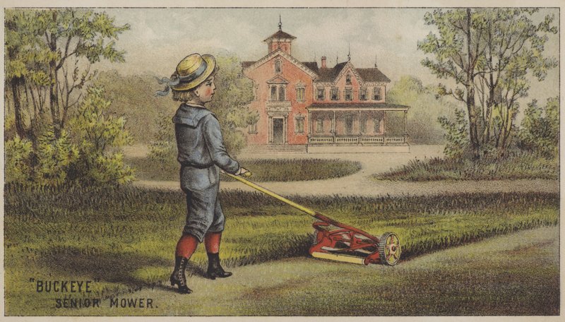 Gutt klipper gress utenfor hus på landet (chromolitho) av American School