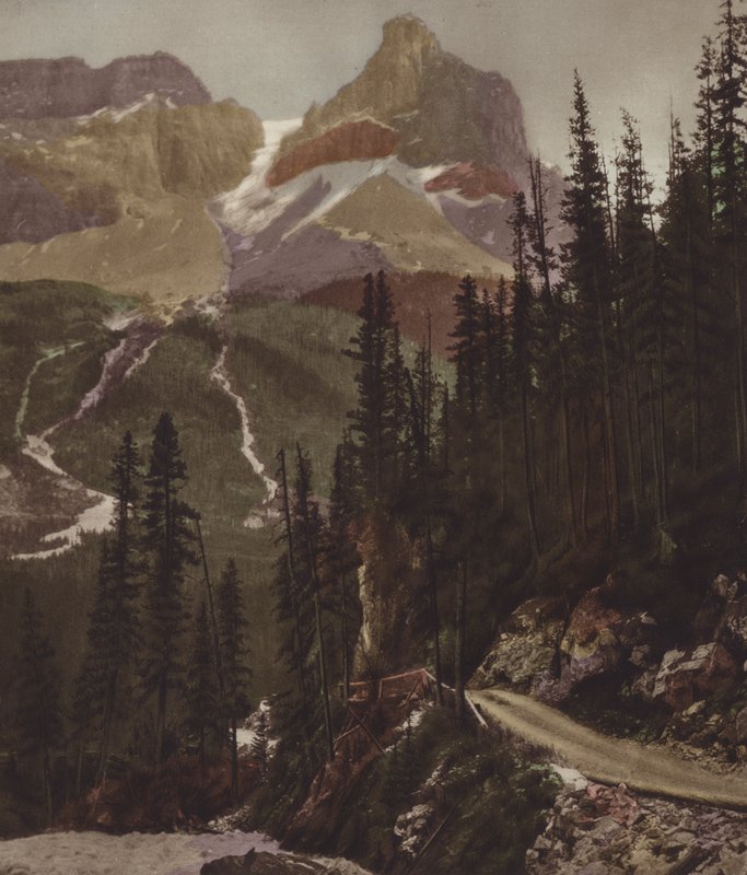 Cathedral Peak, Alt 10 454 fot (fargebilde) av Byron Hill Harmon