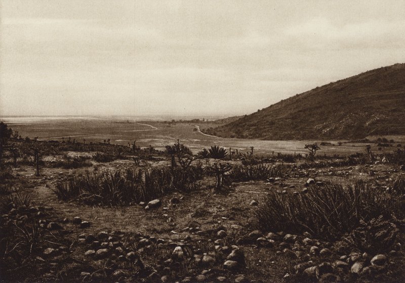Mexico: Nær Tetzcoco-sjøen mellom San Isabel Tola og Guadalupe (s/hvitt-bilde) av Cecile Seler Sachs