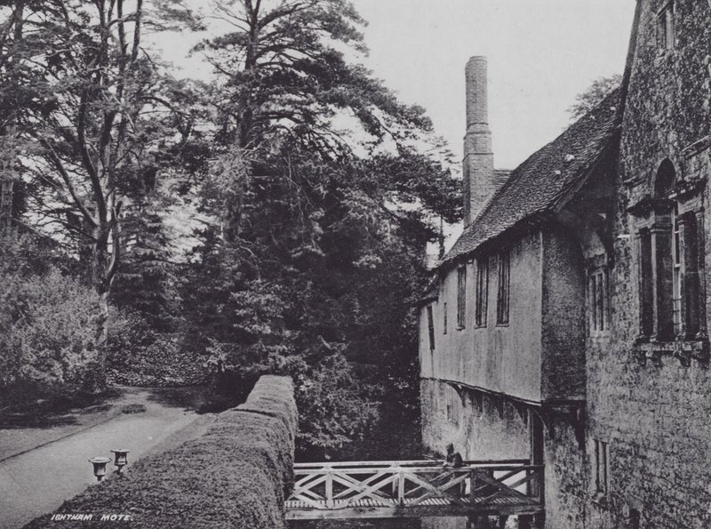 Ightham Mote (s/hvitt bilde) av Charles Essenhigh Corke