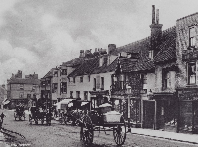 Sevenoaks: High Street (s/hv-bilde) av Charles Essenhigh Corke