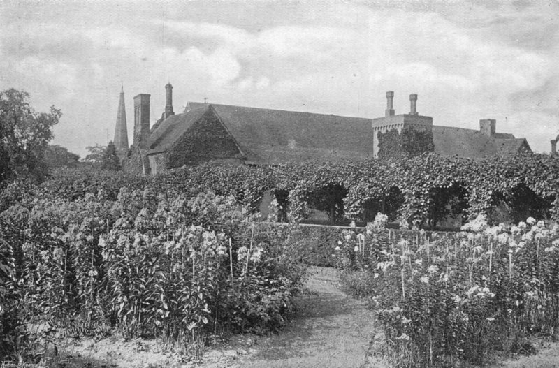 I Priory Garden (s/hvitt bilde) av Charles Latham