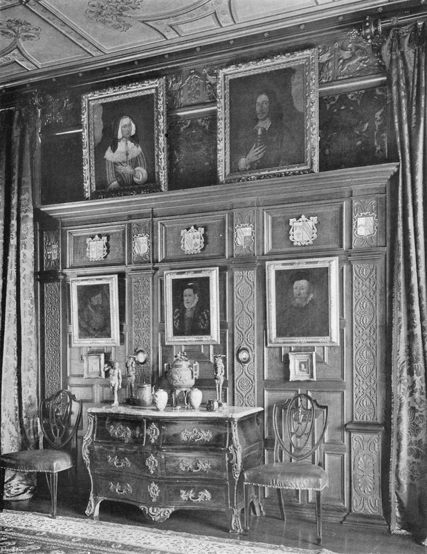 Paneling i salongen av Charles Latham