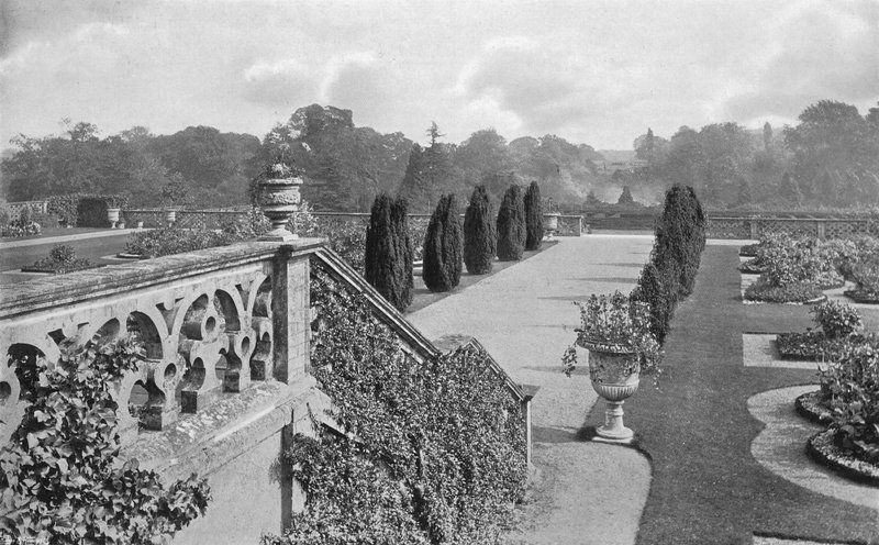 Stairway to the East Garden (s/hv-bilde) av Charles Latham