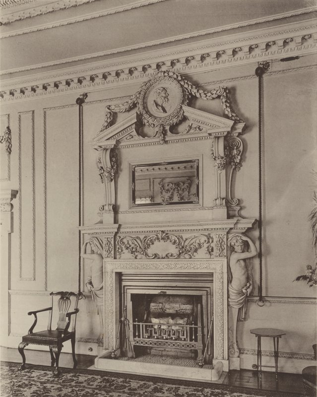 Stoke Hall, Derbyshire, skorsteinsstykker i tegnestuen av Charles Latham