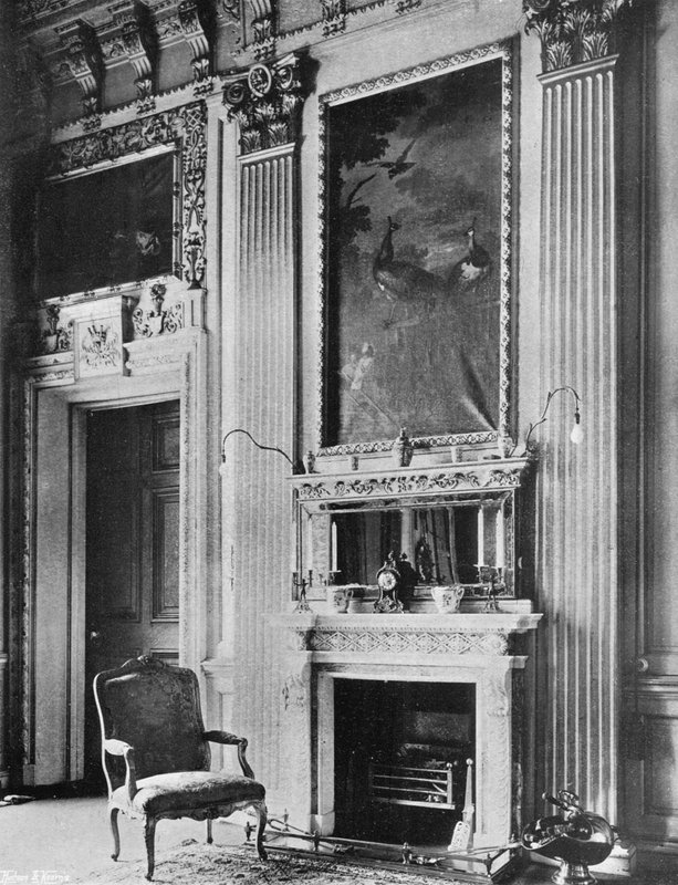 The East Tapestry Room av Charles Latham