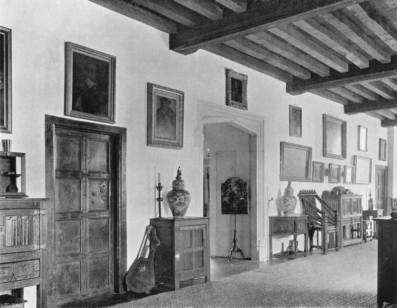 Galleriet (s/hvitt bilde) av Charles Latham