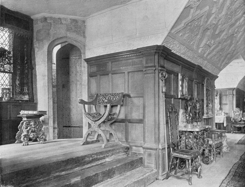 The Gallery Bay og Newel Stair av Charles Latham
