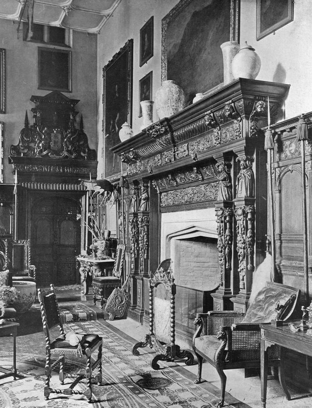 The Hall Mantel-Piece av Charles Latham