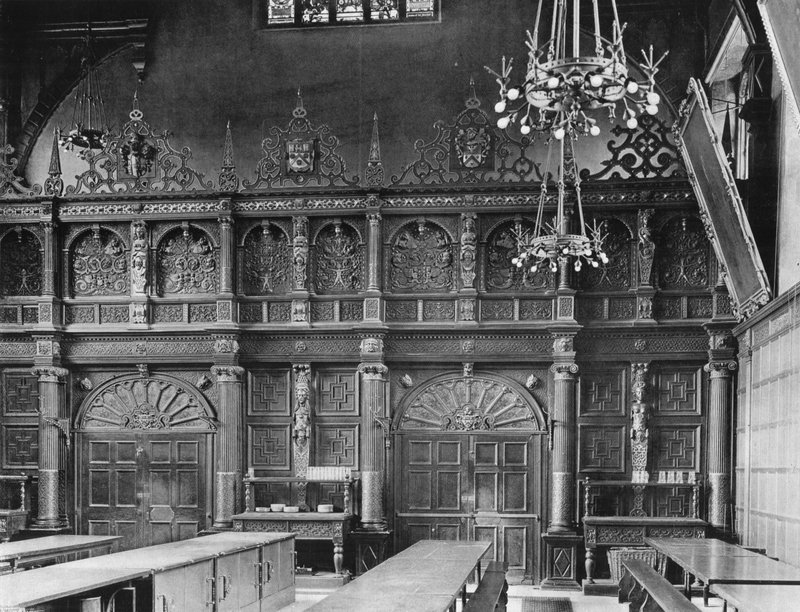 The Hall Screen ved Trinity College, Cambridge av Charles Latham