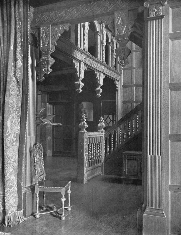 Hallen og trappen av Charles Latham