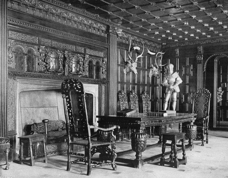 Knights Chair av Charles Latham