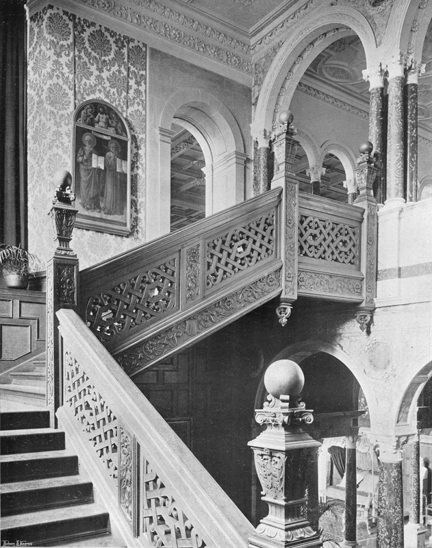 De gjennomborede rekkverkene til Grand Stairway av Charles Latham